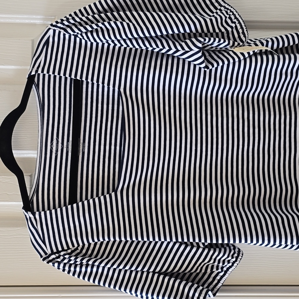 ST. JOHN'S BAY BRAND WOMEN'S BLUE AND WHITE STRIPES SHORT SLEEVE TOP SIZE XL